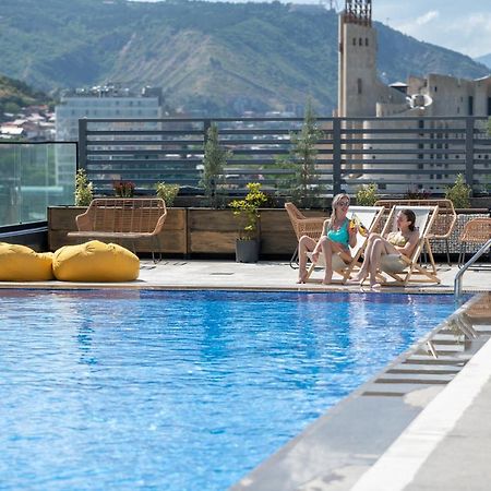 Royal Tulip Hotel & Casino, Tbilisi Exteriér fotografie Rooftop pool