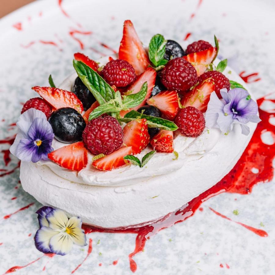 Royal Tulip Hotel & Casino, Tbilisi Exteriér fotografie Pavlova
